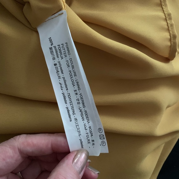 Zara yellow dress with black buttons and belt - Picture 7 of 8